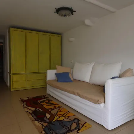 Guest house Theoreion 4*