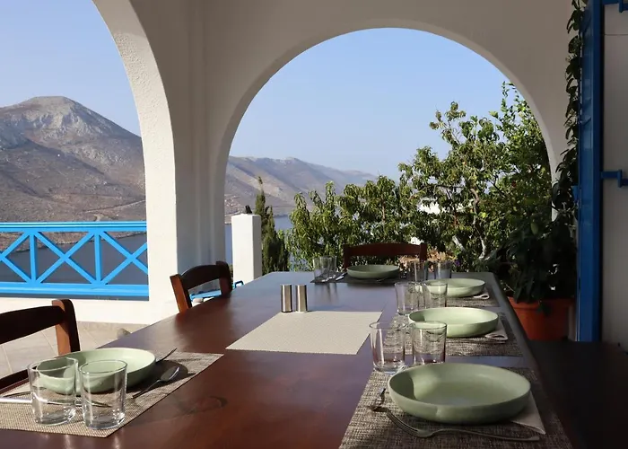 Theoreion Guest house Tholaria