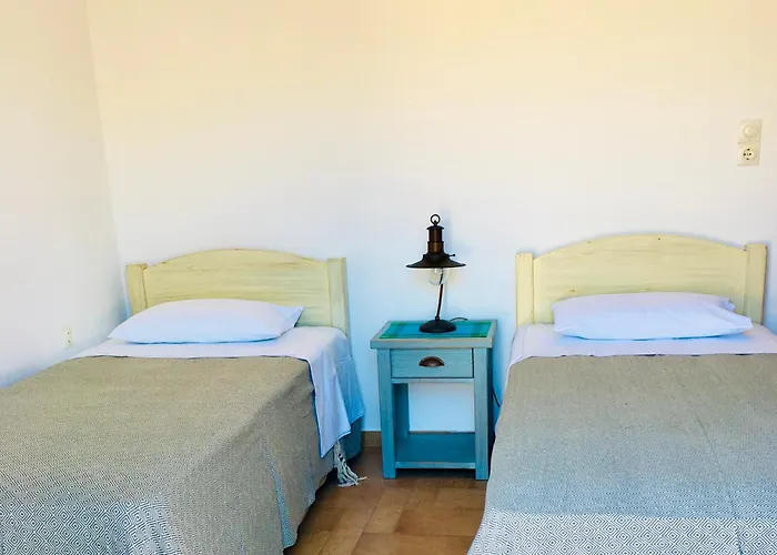 Theoreion Guest house Tholaria