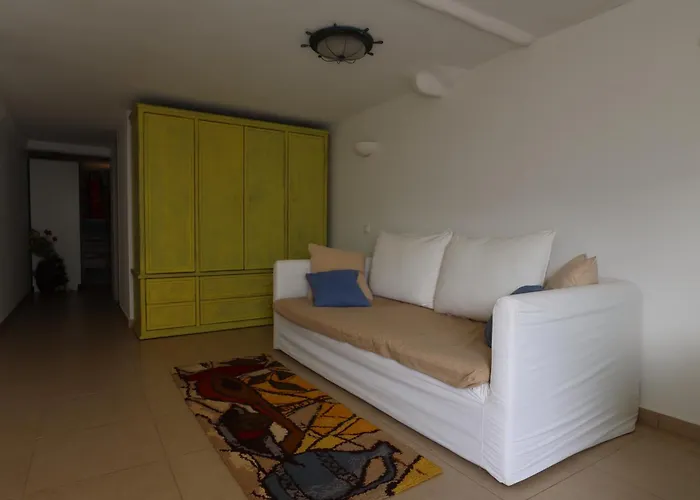 Guest house Theoreion 4*