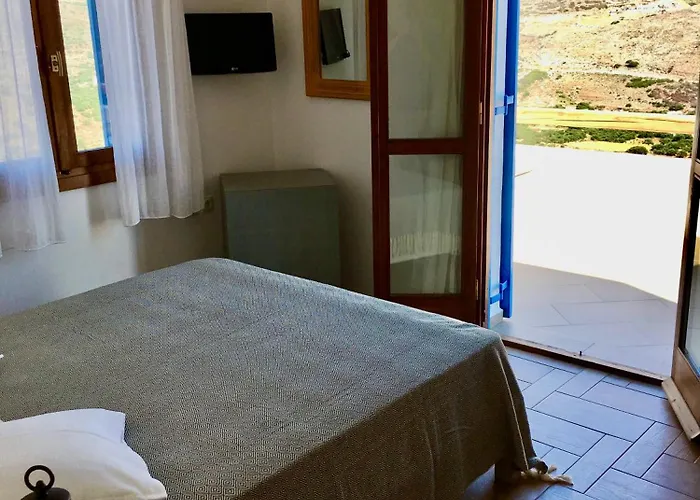 בית הארחה Theoreion Tholária