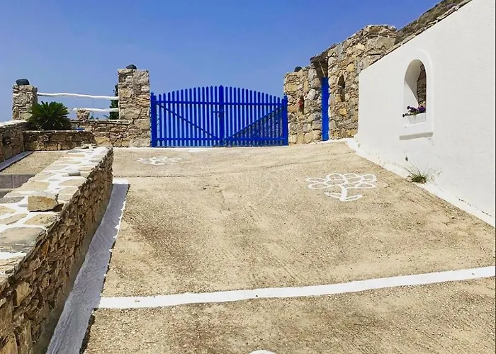 בית הארחה Theoreion 4*