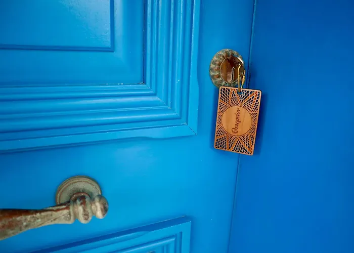 Theoreion 招待所 Tholária